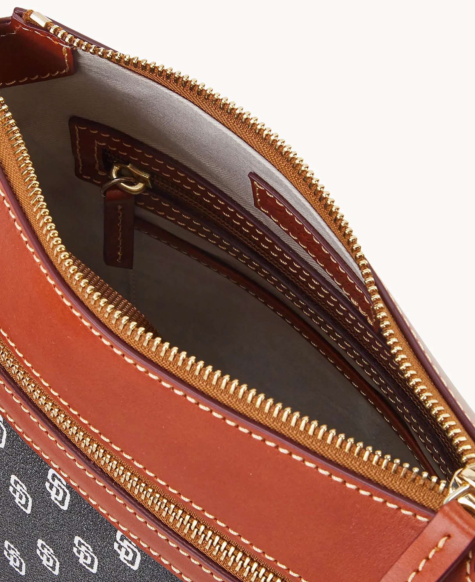 MLB Padres Crossbody 25 - Image 3