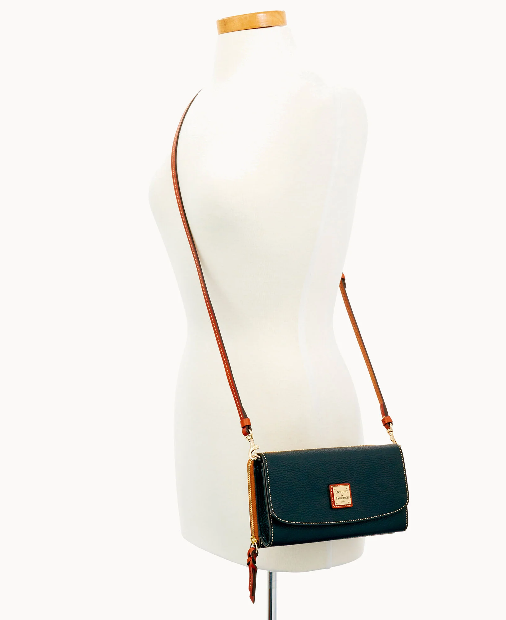 Pebble Grain Clutch Wallet - Image 23