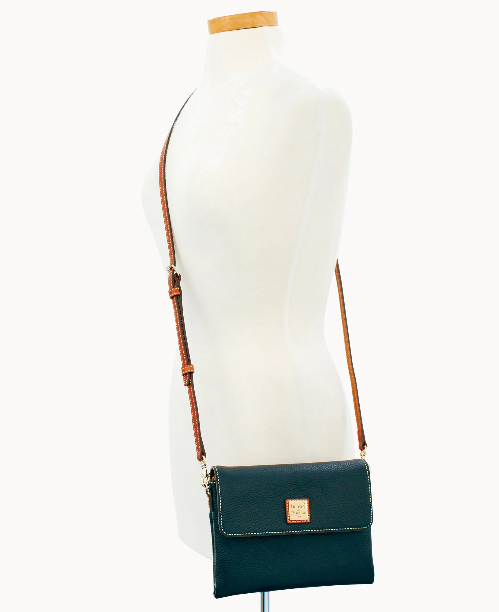 Pebble Grain Hunter Crossbody - Image 49