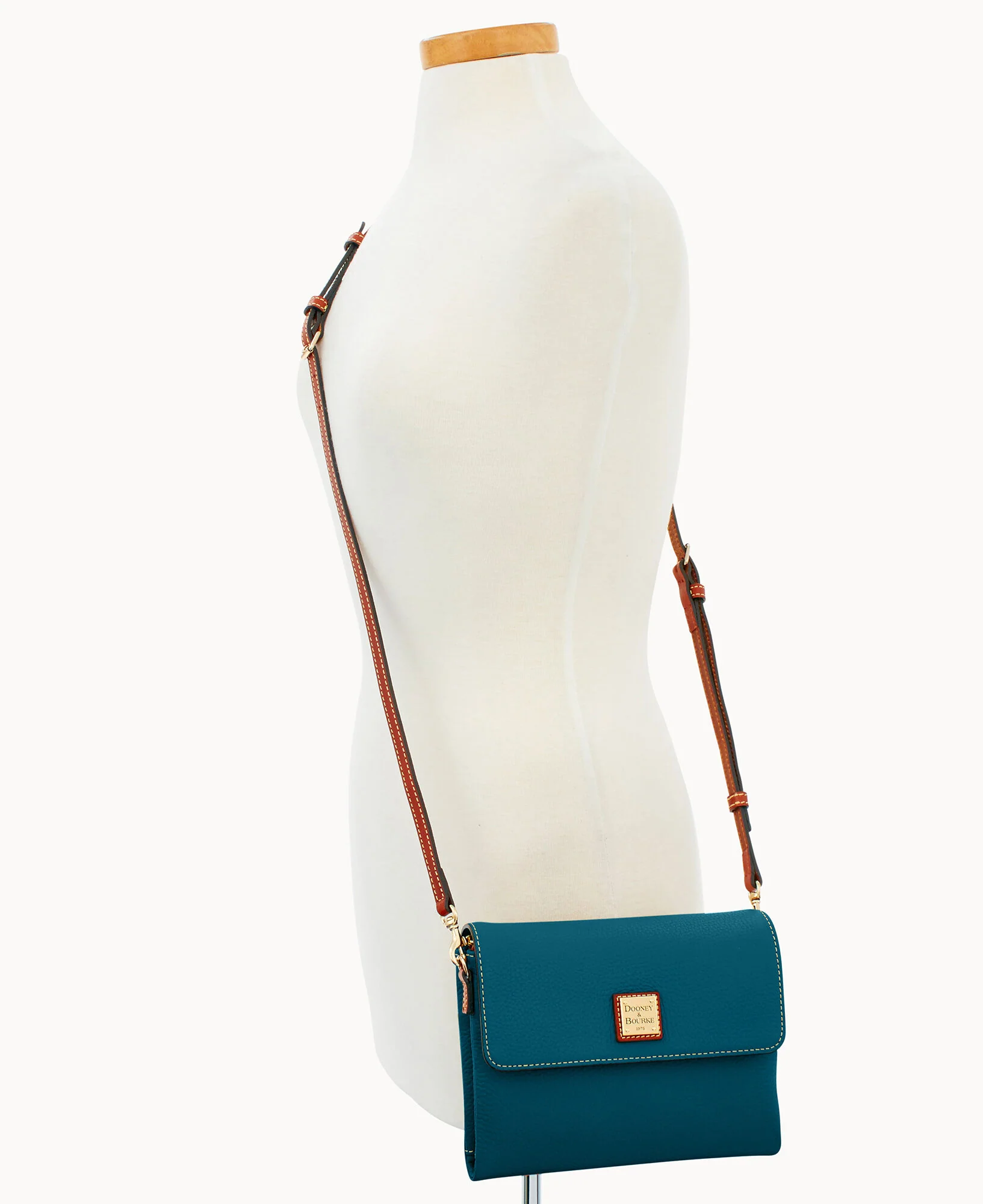 Pebble Grain Hunter Crossbody - Image 53