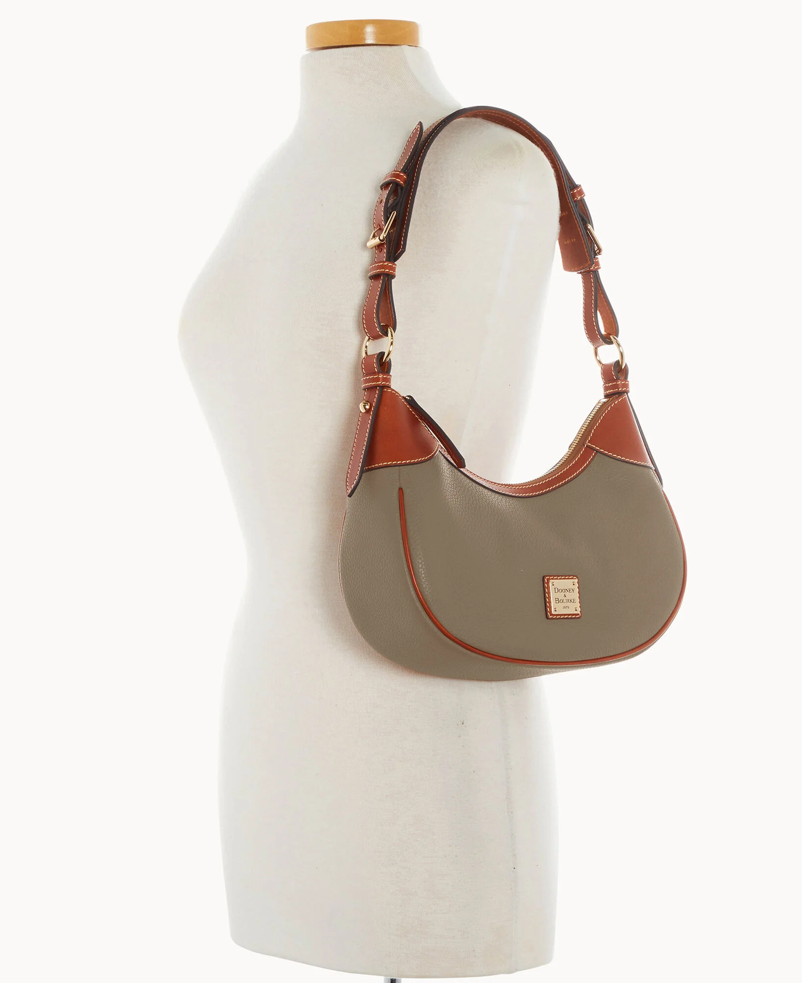 Pebble Grain Small Hobo - Image 14