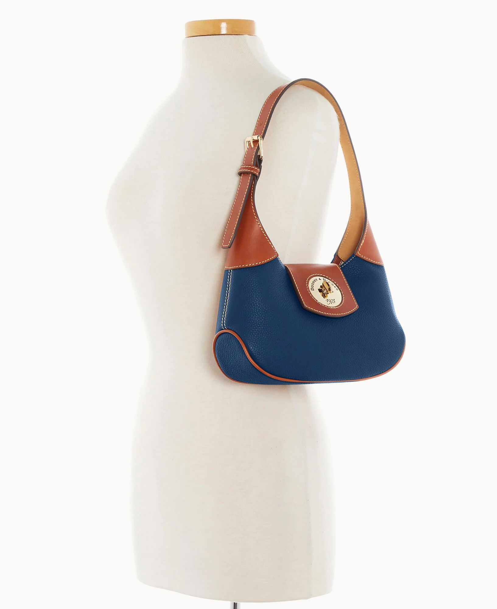 Pebble Turnlock Hobo 26 - Image 44