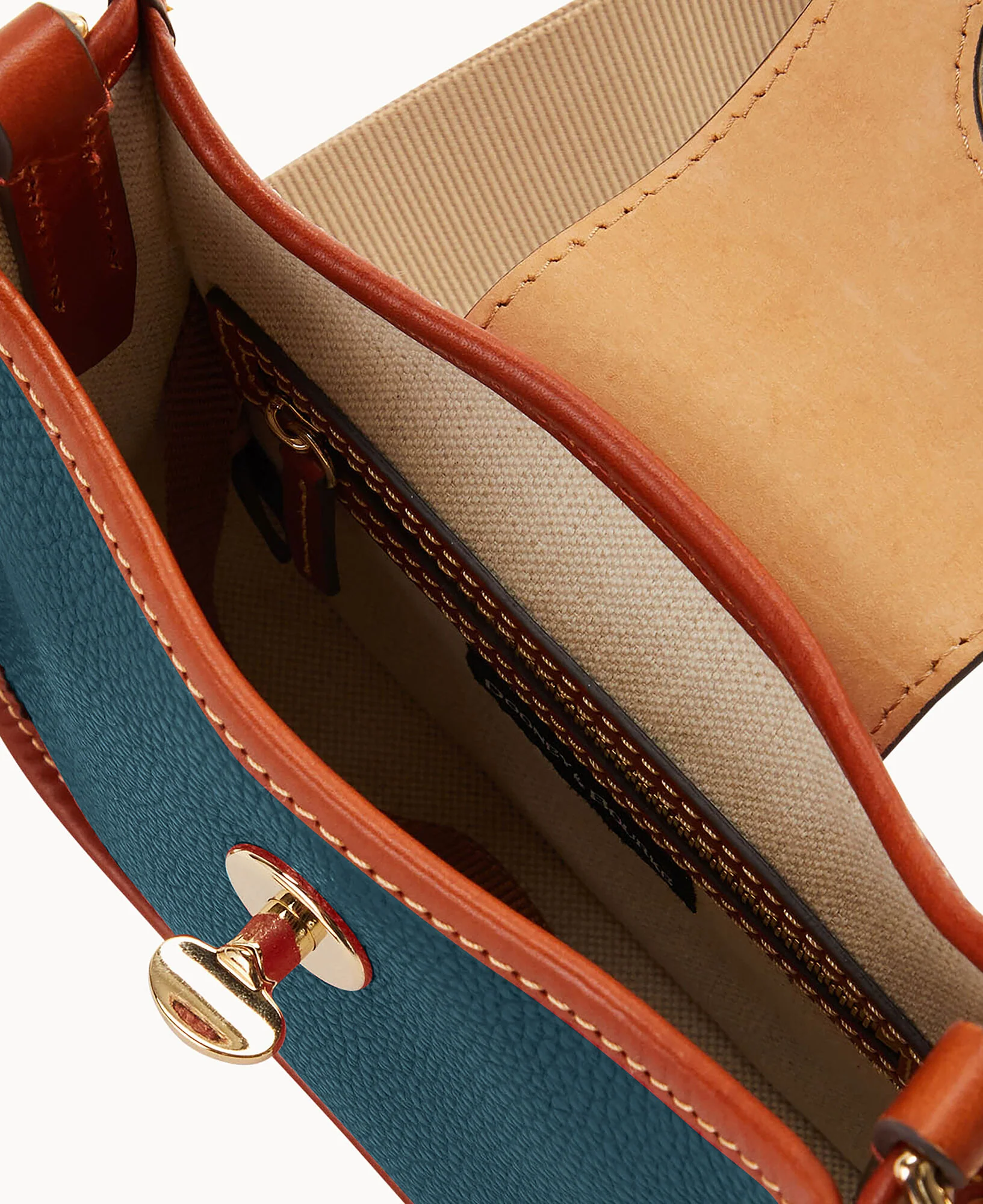 Pebble Turnlock Messenger 20 - Image 85